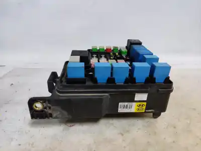 Second-hand car spare part fuse box unit for kia ceed emotion 116 cv / 85 kw oem iam references   estantería 70