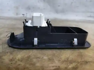 Second-hand car spare part left front power window switch for renault clio iii pack authentique oem iam references 8200356519  estantería 54