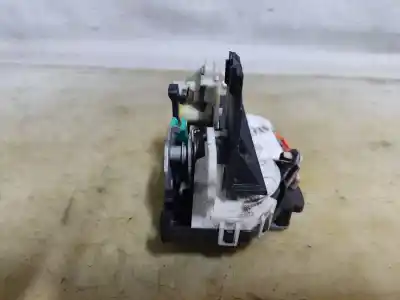 Second-hand car spare part left front door lock for dodge caliber se oem iam references   estantería 68