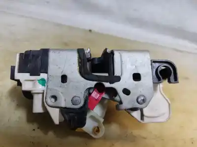 Second-hand car spare part front right door lock for dodge caliber se oem iam references   estantería 69