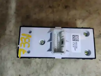 Second-hand car spare part left front power window switch for kia xceed business oem iam references 93570j7000  estantería 70