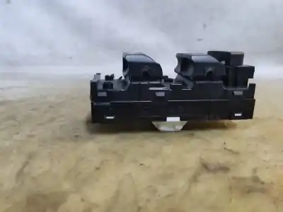 Second-hand car spare part left front power window switch for kia xceed business oem iam references 93570j7000  estantería 70