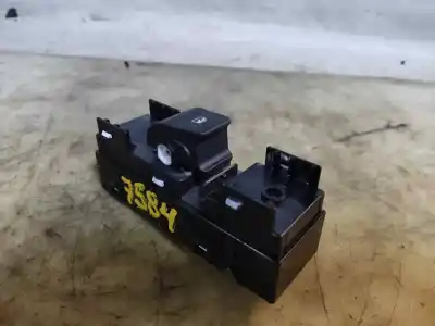 Second-hand car spare part rear right power window switch for hyundai i30 ranchera familiar (pde) 1.4 t-gdi oem iam references 93581g3010  estantería 71