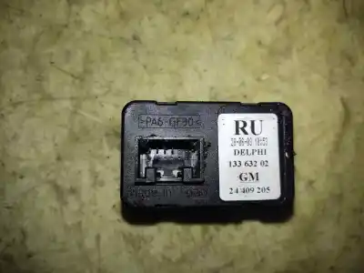 Second-hand car spare part left front power window switch for opel meriva cosmo oem iam references 24409205  estantería 95