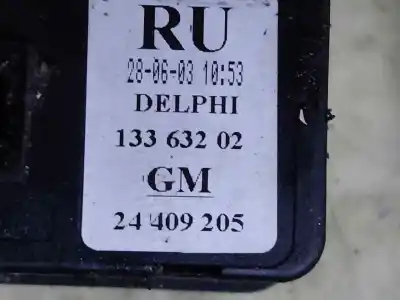 Second-hand car spare part left front power window switch for opel meriva cosmo oem iam references 24409205  estantería 95