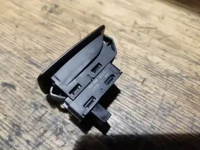 Second-hand car spare part right front power window switch for bmw 3 touring (e91) 320 d oem iam references 6935534  estantería 88