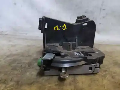 Second-hand car spare part front right door lock for opel combo cargo oem iam references 24434883  estantería 94