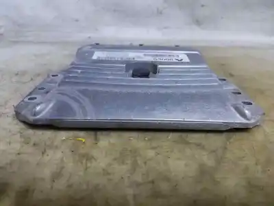 Peça sobressalente para automóvel em segunda mão centralina de motor uce por renault clio iii imusic confort dynamique referências oem iam 8200461733