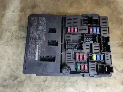 Second-hand car spare part fuse box unit for nissan note tekna premium oem iam references 281421500310  estantería 58