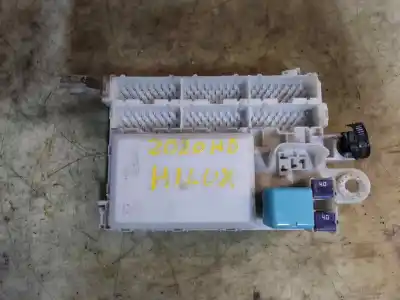 Second-hand car spare part FUSE BOX UNIT for TOYOTA HILUX (KUN)  OEM IAM references   ESTANTERÍA 70