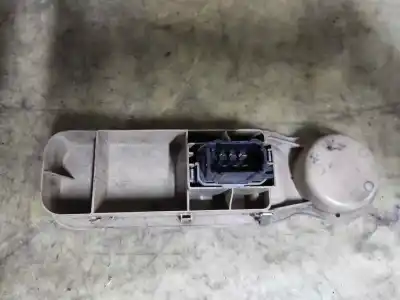 Second-hand car spare part right front power window switch for renault modus confort dynamique oem iam references 8200417838  estantería 55