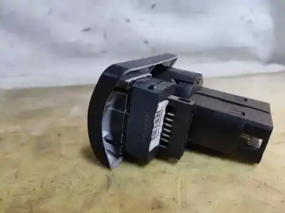 Second-hand car spare part HEADLIGHTS SWITCH for AUDI A6 BERLINA (4B2)  OEM IAM references   ESTANTERÍA 73