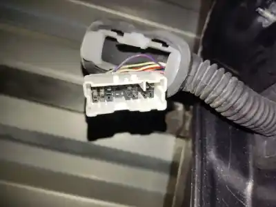 Peça sobressalente para automóvel em segunda mão porta do automóvel traseira direita por renault clio v (b7_) 1.6 e-tech 145 (b7mu) referências oem iam   alojamiento 32 Peça sobressalente para automóvel em segunda mão porta do automóvel traseira direita por renault clio v (b7_) 1.6 e-tech 145 (b7mu) referências oem iam   alojamiento 32