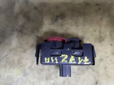 Second-hand car spare part Hazard Warning Lights for RENAULT MODUS Confort Dynamique OEM IAM references 8200214096  ESTANTERÍA 53