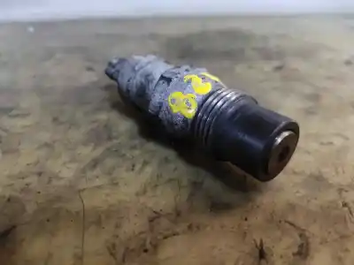 Second-hand car spare part injector for renault express f40n 55 cv / 40 kw oem iam references   estantería 53