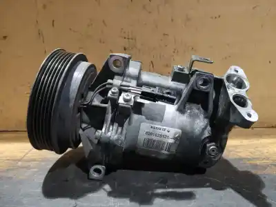 Second-hand car spare part AIR CONDITIONING COMPRESSOR for RENAULT FLUENCE  OEM IAM references 8201025121 FILA 3 PALET 36