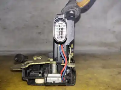 Peça sobressalente para automóvel em segunda mão fechadura da porta dianteira direita por audi a2 (8z0) 1.4 referências oem iam 8z1837016a  estantería 74