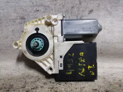 Peça sobressalente para automóvel em segunda mão MOTOR ELEVADOR VIDRO DIANTEIRO ESQUERDO por SEAT ALTEA (5P1)  Referências OEM IAM 3C8959701  ESTANTERÍA 100