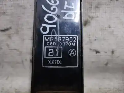 Автозапчасти б/у выключатель левого переднего окна за mitsubishi l 200 (ka0/kb0) cabina doble intense 4x4 ссылки oem iam mr587952  estantería 70