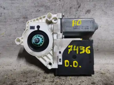 Peça sobressalente para automóvel em segunda mão motor elevador vidro dianteiro direito por seat leon (1p1) 1.6 referências oem iam 1p0837402a  estantería 100