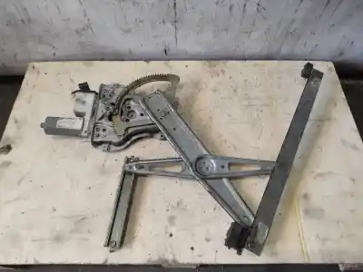 Peça sobressalente para automóvel em segunda mão elevador de vidros dianteiro direito por toyota corolla (e12) 2.0 d-4d linea luna berlina referências oem iam 6981002130