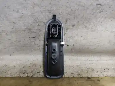 Gebrauchtes Autoersatzteil Fensterschalter Vorne Rechts zum RENAULT CLIO III Authentique OEM-IAM-Referenzen 8200356517B  ESTANTERÍA 55