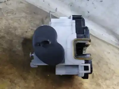 Peça sobressalente para automóvel em segunda mão fechadura da porta do lado direito por fiat doblo active referências oem iam 