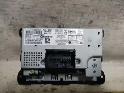 Second-hand car spare part AUDIO SYSTEM / RADIO CD for CHRYSLER JEEP  OEM IAM references P68290676AK  ESTANTERÍA 69