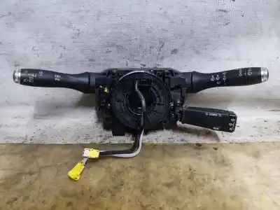 Peça sobressalente para automóvel em segunda mão Comandos De Alavanca por RENAULT CLIO V Experience 72 CV / 53 KW Referências OEM IAM 255672748R  ESTANTERÍA 52