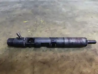 Second-hand car spare part injector for renault kangoo (f/kc0) authentique oem iam references h8200421897  estantería 53