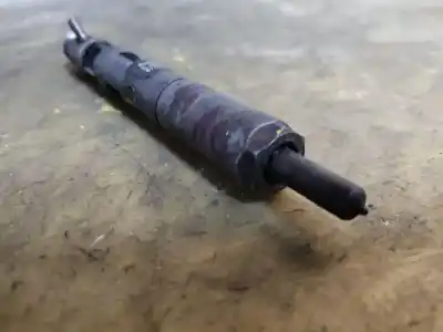 Second-hand car spare part injector for renault kangoo (f/kc0) authentique oem iam references h8200421897  estantería 53