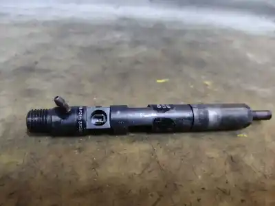 Second-hand car spare part injector for renault kangoo (f/kc0) authentique oem iam references h8200421897  estantería 53