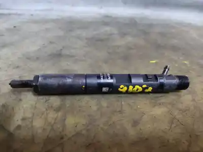 Second-hand car spare part injector for renault kangoo (f/kc0) authentique oem iam references h8200421897  estantería 53