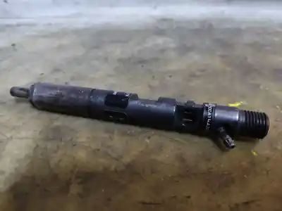 Second-hand car spare part injector for renault kangoo (f/kc0) authentique oem iam references h8200421897  estantería 53