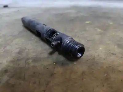 Second-hand car spare part injector for renault kangoo (f/kc0) authentique oem iam references h8200421897  estantería 53