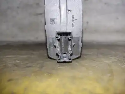 Second-hand car spare part left front power window switch for opel corsa d catch me oem iam references 13258521  estantería 95