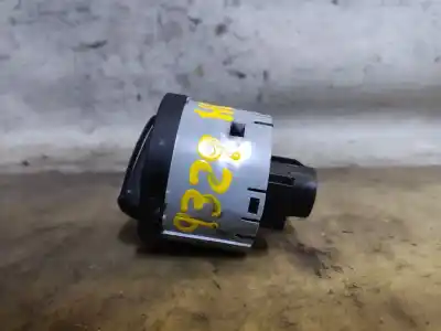 Peça sobressalente para automóvel em segunda mão comutador de luzes por skoda rapid ambition referências oem iam 5e0941431m  estantería 77