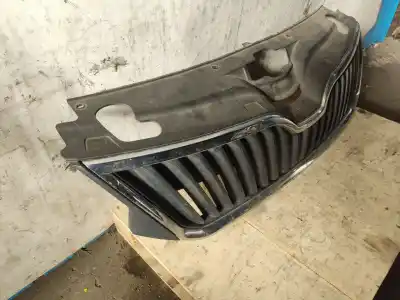 Second-hand car spare part front grille for skoda rapid ambition oem iam references 5ja853668  están 0