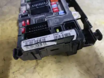 Peça sobressalente para automóvel em segunda mão caixa de fusíveis e relés por citroen berlingo 1.9 d multispace referências oem iam u118470002j  estantería 43