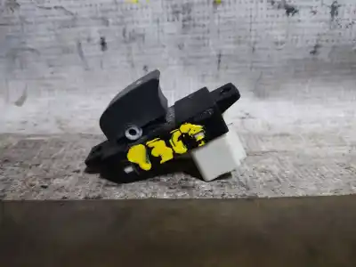 Peça sobressalente para automóvel em segunda mão Botão / Interruptor Elevador Vidro Traseiro Direito por CHEVROLET CAPTIVA 2.0 VCDI LT Referências OEM IAM 202005438  ESTANTERÍA 96