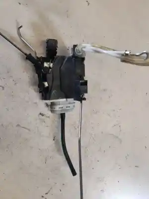 Peça sobressalente para automóvel em segunda mão fechadura da porta dianteira esquerda por audi a8 (d2) 2.5 tdi referências oem iam 4a1837015b palet 21 a 