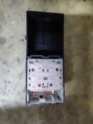 Pezzo di ricambio per auto di seconda mano Interruttore Alzacristalli Anteriore Sinistro per NISSAN MICRA (K12E) Acenta Riferimenti OEM IAM   ESTANTERÍA 58