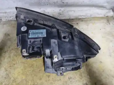 Автозапчасти б/у правая фара за audi a4 b6 (8e2) 1.9 tdi ссылки oem iam 8e0941004f  estantería 17