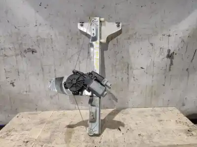 Peça sobressalente para automóvel em segunda mão  por CITROEN C4 PICASSO  Referências OEM IAM 135090221  GANCHO 32