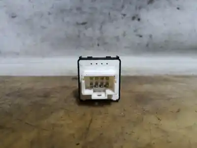 Second-hand car spare part left front power window switch for opel combo life basis 102 cv / 75 kw oem iam references   estantería 95