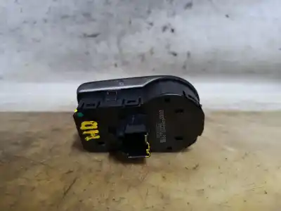 Second-hand car spare part headlights switch for opel combo life basis 102 cv / 75 kw oem iam references 39085923  estantería 93