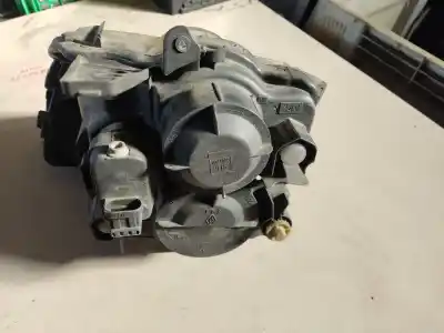 Second-hand car spare part right headlight for renault modus fantasy oem iam references 8200652044 palet 6 e 