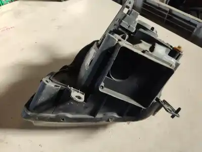 Second-hand car spare part right headlight for renault modus fantasy oem iam references 8200652044 palet 6 e 