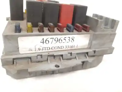 Pezzo di ricambio per auto di seconda mano scatola relè/fusibili per fiat stilo (192) 1.9 jtd cat riferimenti oem iam 0051759555  46796538