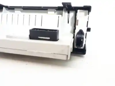 İkinci el araba yedek parçası çok fonksiyonlu ekran için renault clio iii exception oem iam referansları 8200307273c  